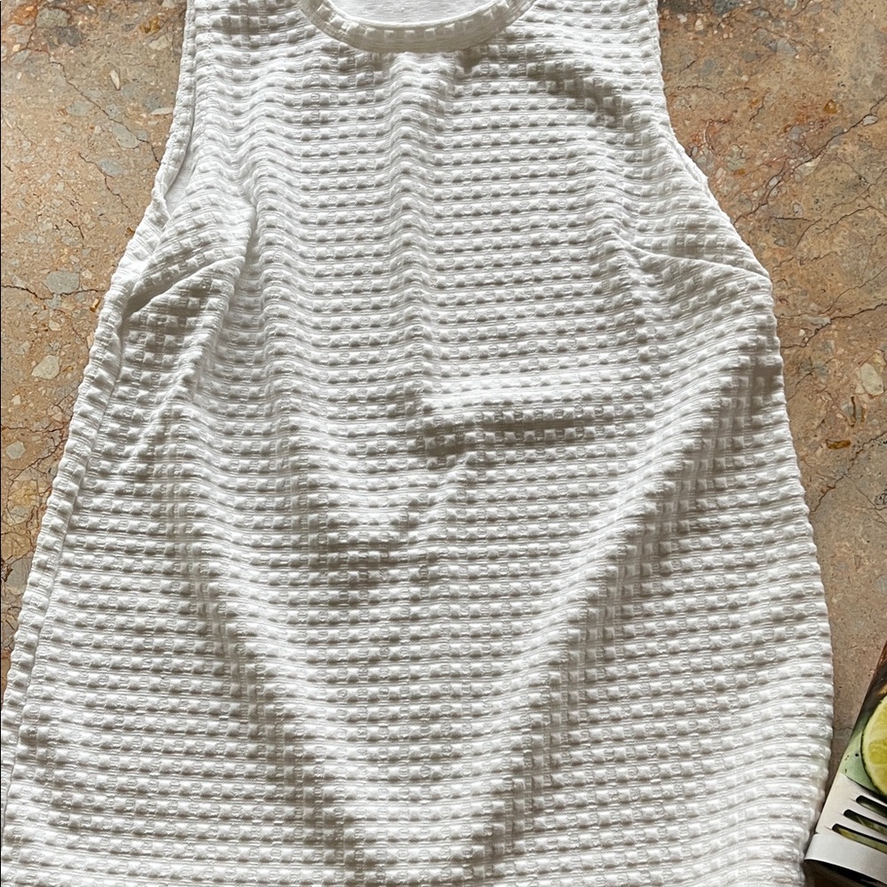 Like NEW Banana Republic Elegant White Textured Sleeveless Top